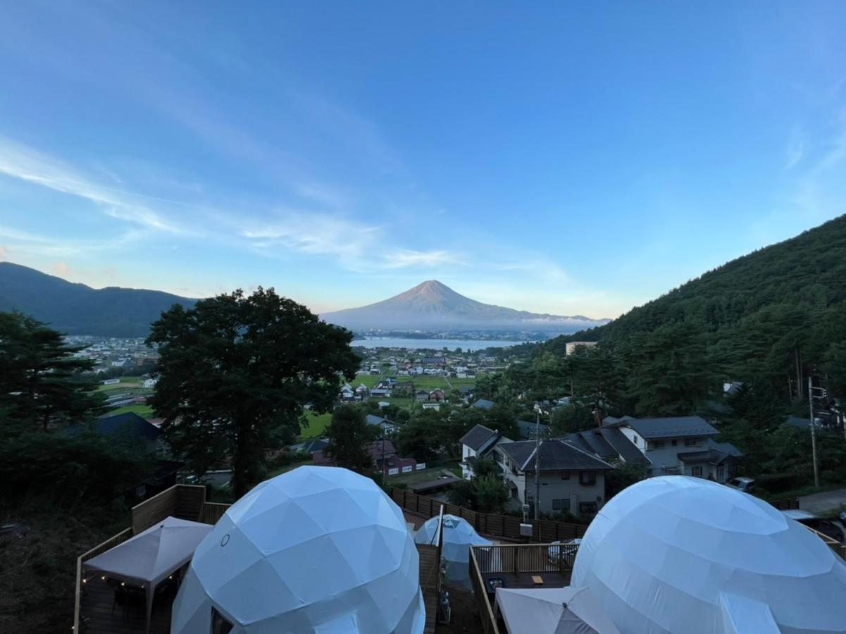 Mt.Fujiグランピングテラス　嶺乃華 Hotel Fujikawaguchiko Bagian luar foto