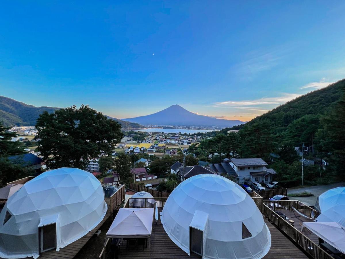 Mt.Fujiグランピングテラス　嶺乃華 Hotel Fujikawaguchiko Bagian luar foto