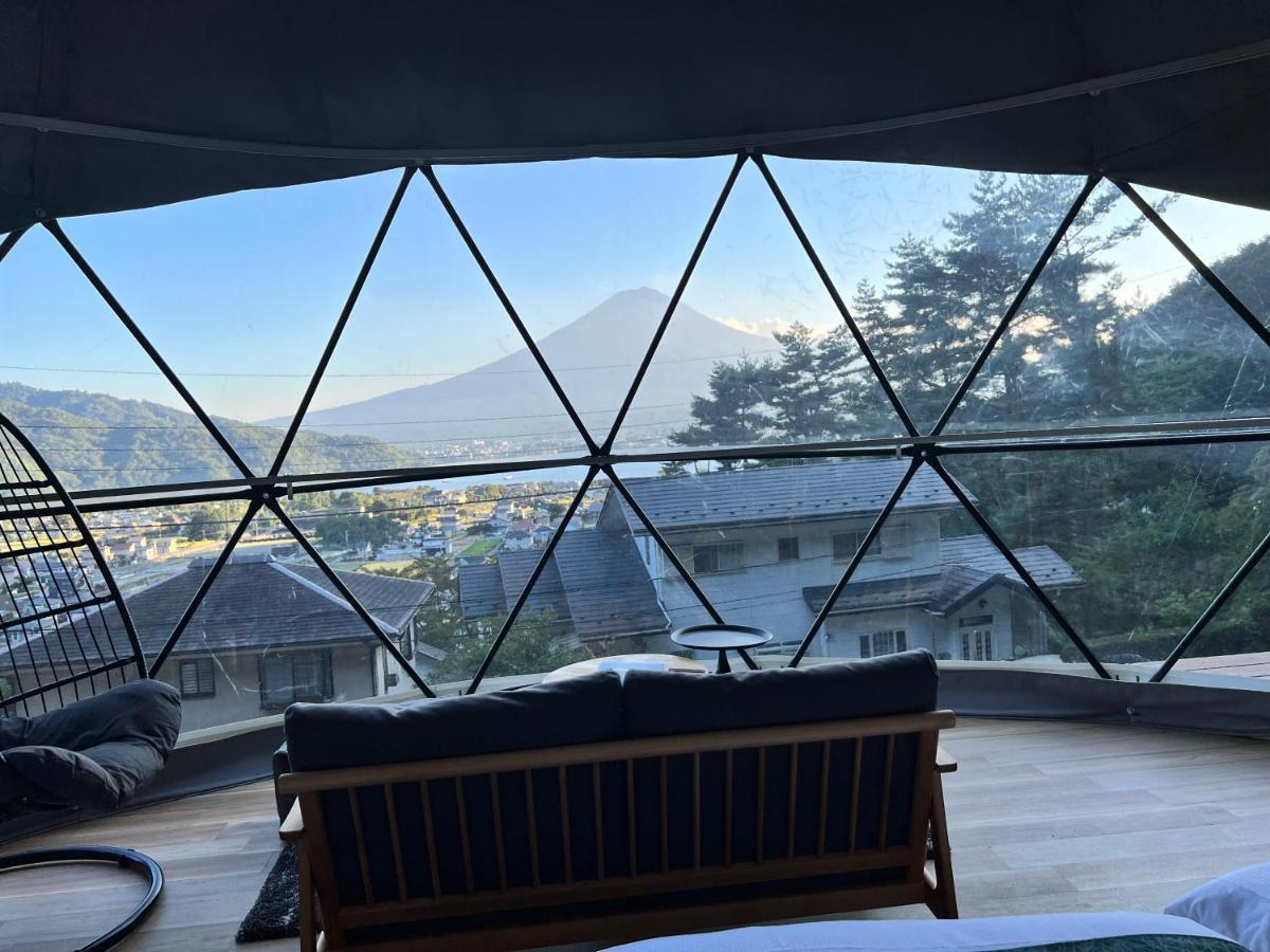 Mt.Fujiグランピングテラス　嶺乃華 Hotel Fujikawaguchiko Bagian luar foto